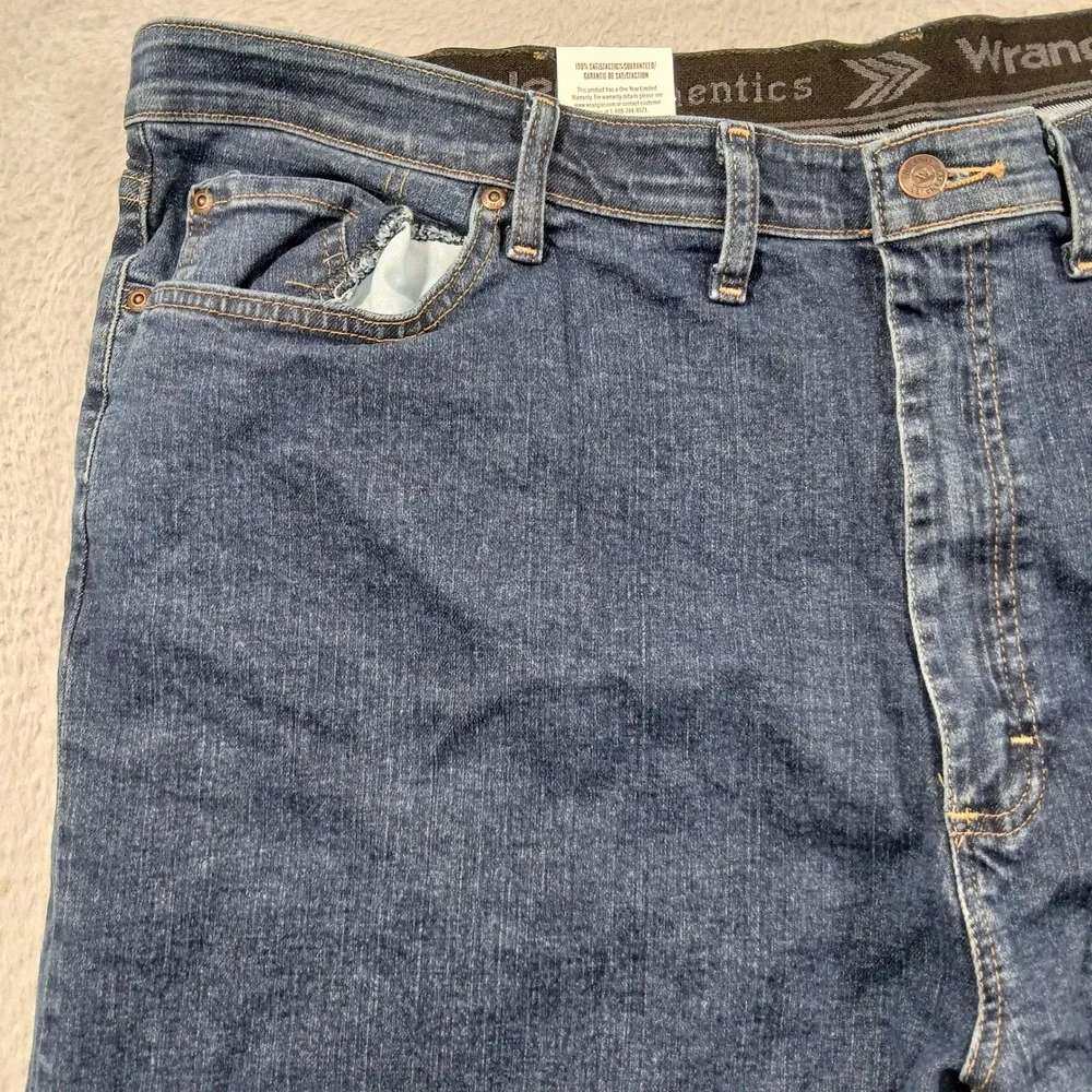 Wrangler Authentics NWT Classic Straight Fit Blue Jeans Mens 46x32 Cotton Blend‎
